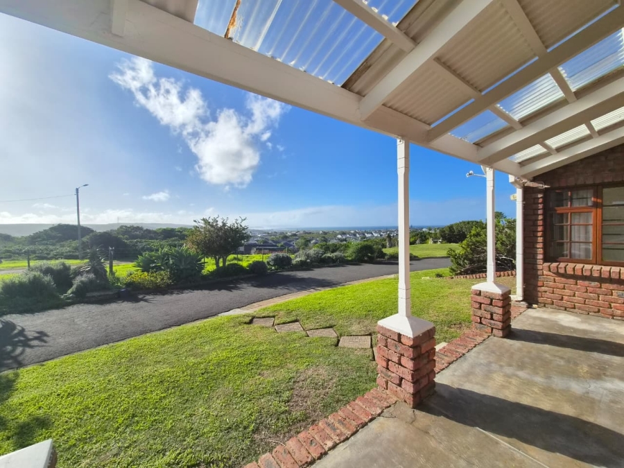 2 Bedroom Property for Sale in Stilbaai Wes Western Cape